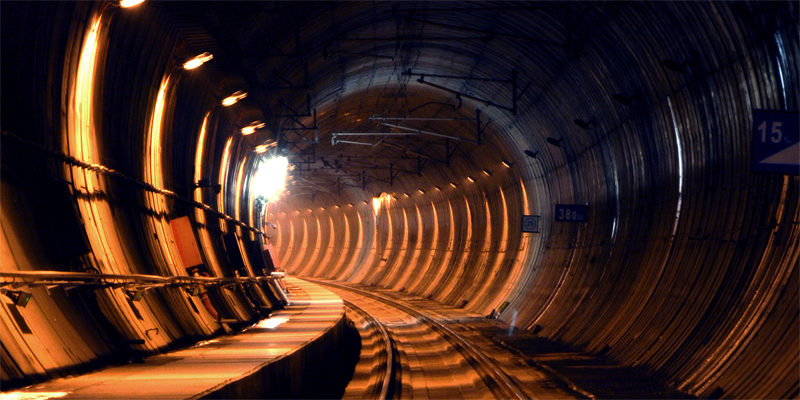 El contrato licitado prevé la instalación de luminarias con tecnología LED en los túneles de San Pedro y de Guadarrama,
