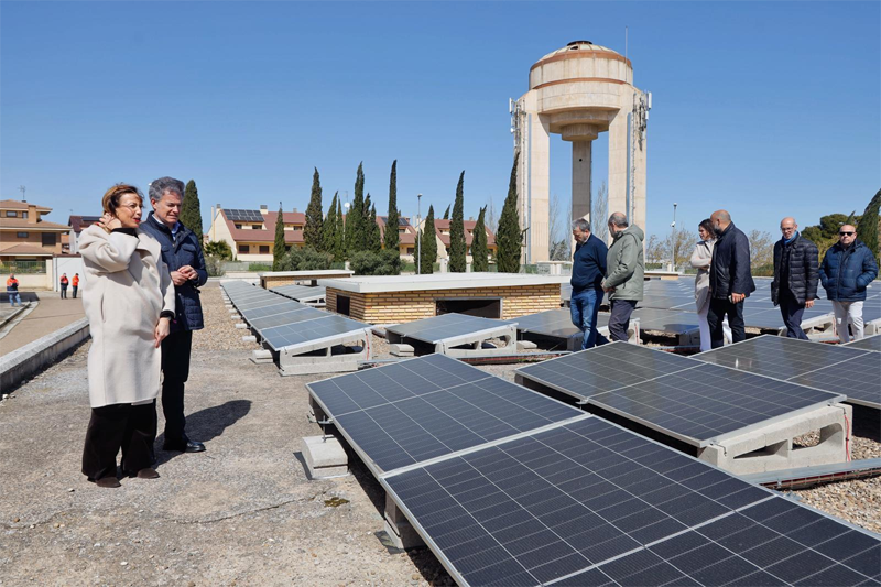 Adjudicado un contrato para instalar placas fotovoltaicas en 18 equipamientos municipales de Zaragoza
