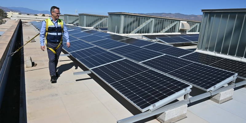 En marcha la mejora energética del Palacio de Congresos de Almería y del Pabellón de Deportes de El Toyo