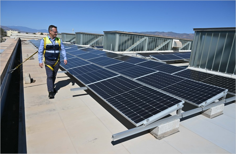 En marcha la mejora energética del Palacio de Congresos de Almería y del Pabellón de Deportes de El Toyo