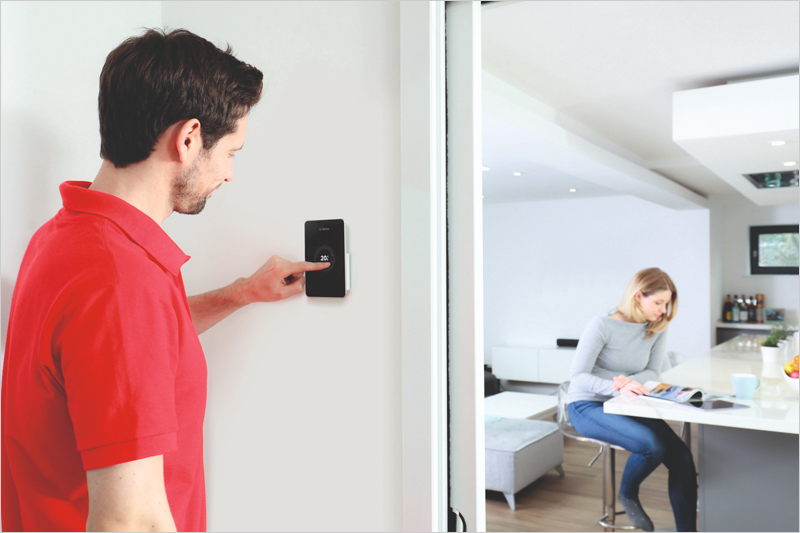 El controlador inteligente EasyControl CT 200 de Junkers Bosch ajusta la calefacción de forma avanzada