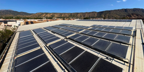 Los centros educativos y deportivos de Alhama de Murcia incorporan energía solar con fondos europeos