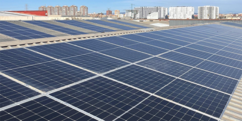 Una nueva instalación fotovoltaica suministrará energía limpia a hogares vulnerables de Valencia