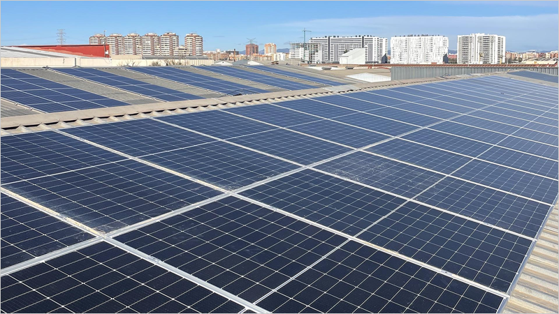 Una nueva instalación fotovoltaica suministrará energía limpia a hogares vulnerables de Valencia