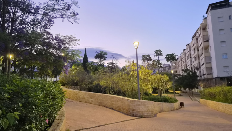 El Ayuntamiento de Estepona renueva el alumbrado público de seis parques con tecnología LED