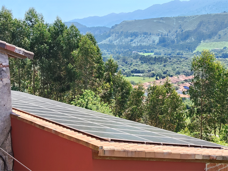 La nueva planta solar del Campo de Golf Municipal de Llanes reducirá la dependencia de la red y la factura eléctrica