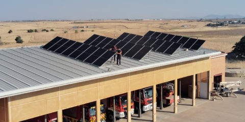 Más de 220.000 euros para instalar sistemas fotovoltaicos en diez parques de bomberos de Córdoba