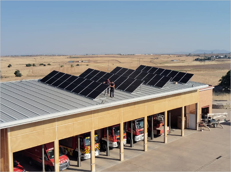 Más de 200.000 euros para instalar sistemas fotovoltaicos en diez parques de bomberos de Córdoba