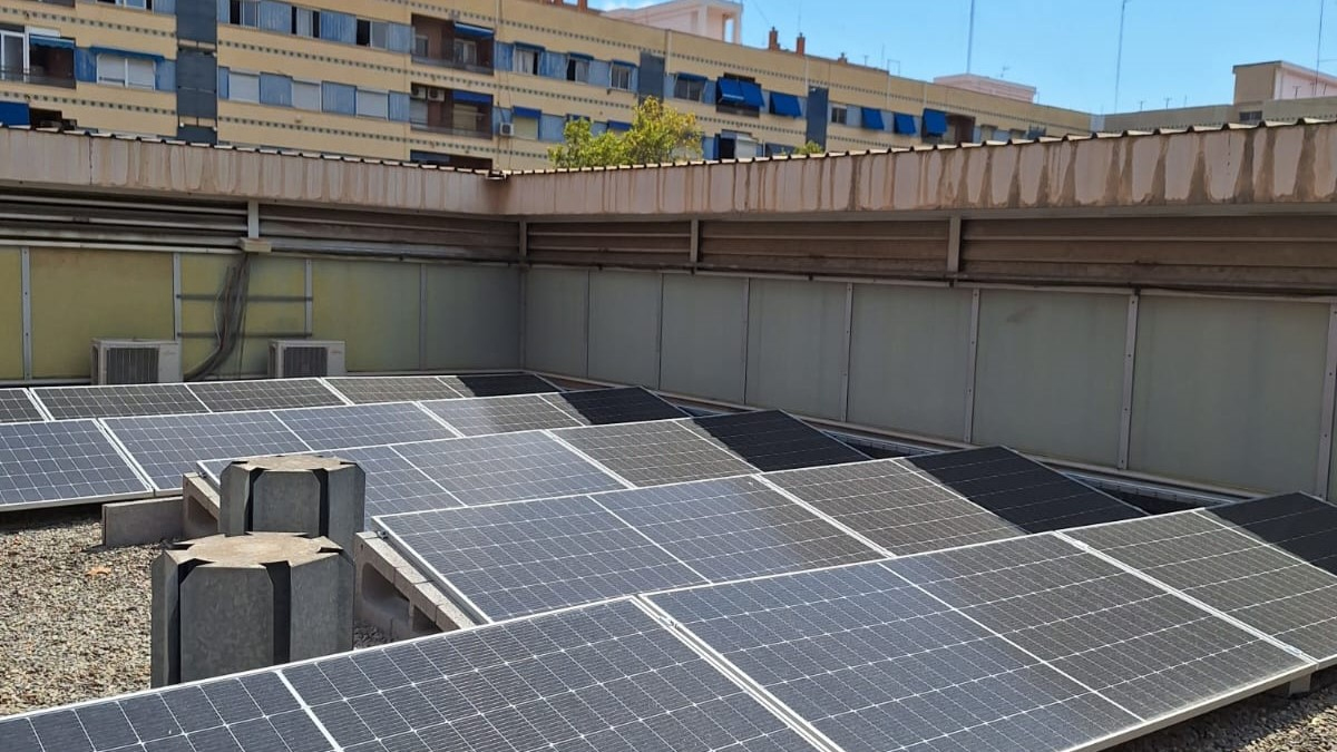 El Ayuntamiento de Valencia contratará la redacción de proyectos fotovoltaicos en edificios municipales