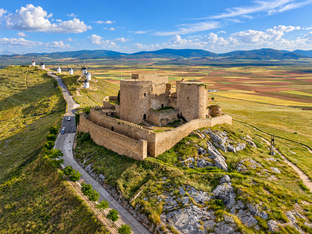 Artecoin redacta el proyecto de renovación de la iluminación ornamental del Castillo y los molinos de Consuegra