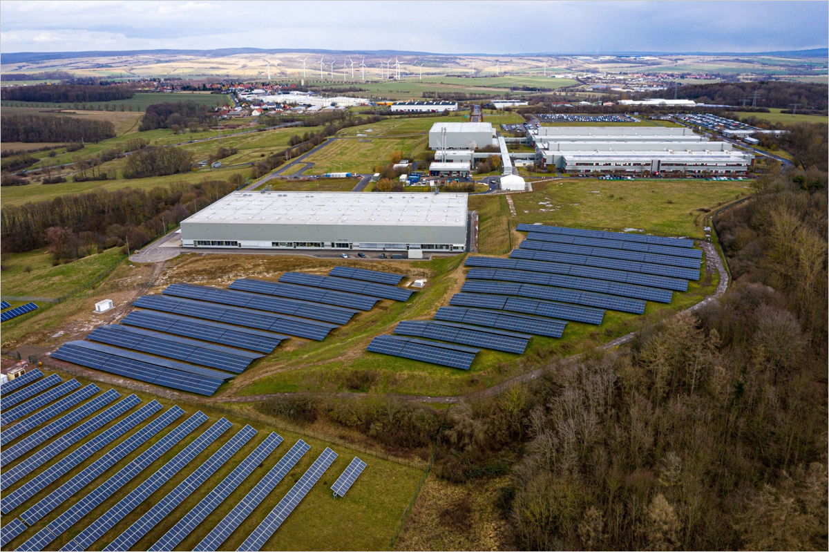 Bosch reduce un 83% sus emisiones operativas de CO₂ y alcanza el 78% de su objetivo de ahorro energético