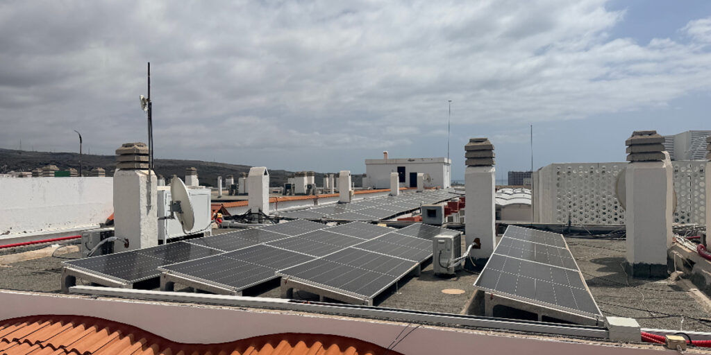 La línea de ayudas permitirá instalar 1,56 MW de nueva potencia fotovoltaica mediante más de 2.400 paneles solares