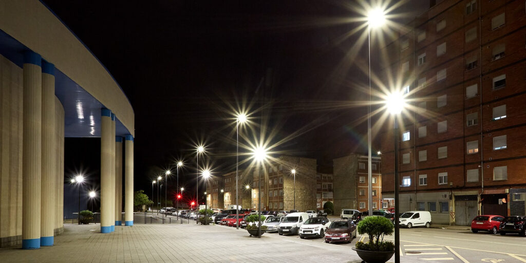 La modernización del alumbrado público de Avilés con tecnología LED y telegestión reducirá un 60% el consumo energético