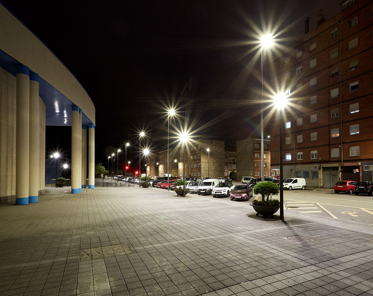 La modernización del alumbrado público de Avilés con tecnología LED y telegestión reducirá un 60% el consumo energético