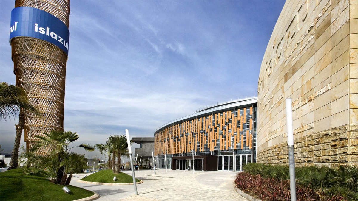 Centro comercial Islazul, referente del proyecto de electrificación de la climatización con bombas de calor eficientes.