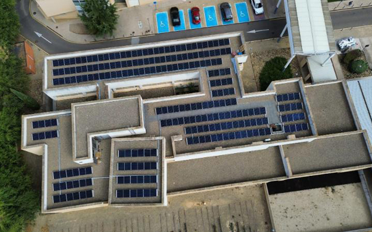 El Hospital Universitario de Calahorra estrena una planta fotovoltaica para autoconsumo eléctrico