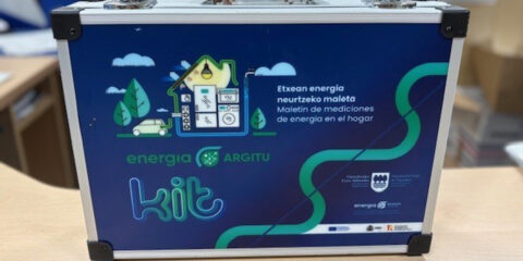 Un servicio gratuito de préstamo de maletines facilita el diagnóstico energético de los hogares de Eibar