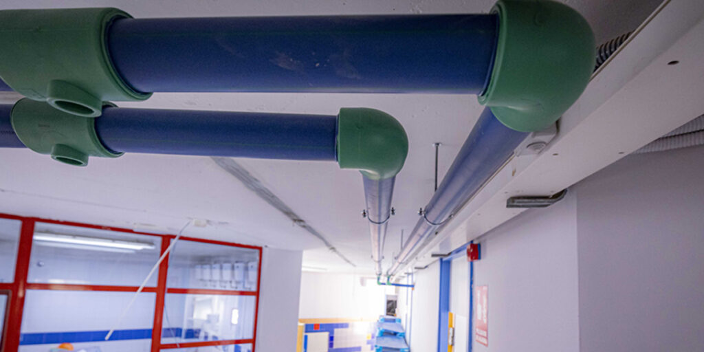 Obras de climatización en un colegio de Rivas